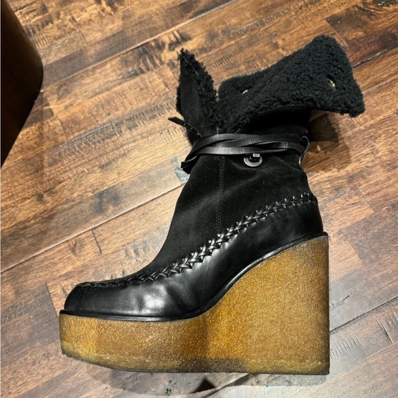 Coach Bootie Black Kisslock Leather Wedge Sheepskin Shearling Boot Size 6 - Picture 9 of 10